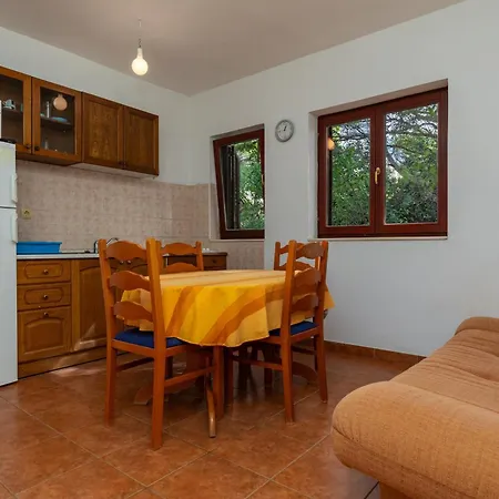 11045b Apartment *